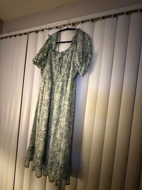 Mimi Chica Sage Green Leaf-Print Puff Sleeve Midi Dress